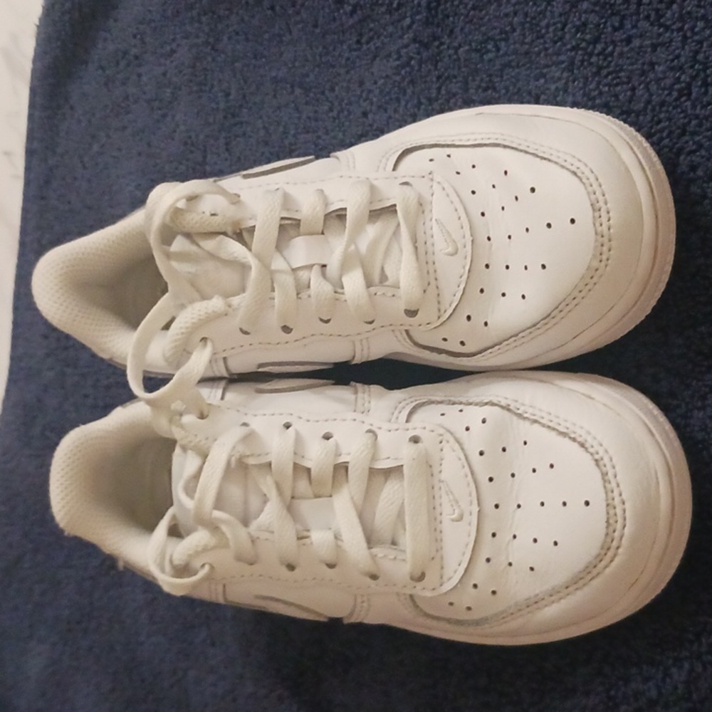 Nike boys Air Force 1 sneakers sz 11c